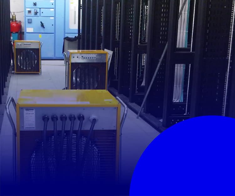 En belastningsbank er en teknisk enhed, der anvendes til belastningstest for at kontrollere udstyrsydelsen i serverrum og andre kritiske systemer.